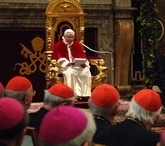 Il Santo Padre parla alla Curia Romana riunita per gli auguri di Natale