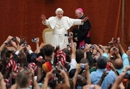 Primo incontro del Santo Padre con i giovani convenuti a Madrid