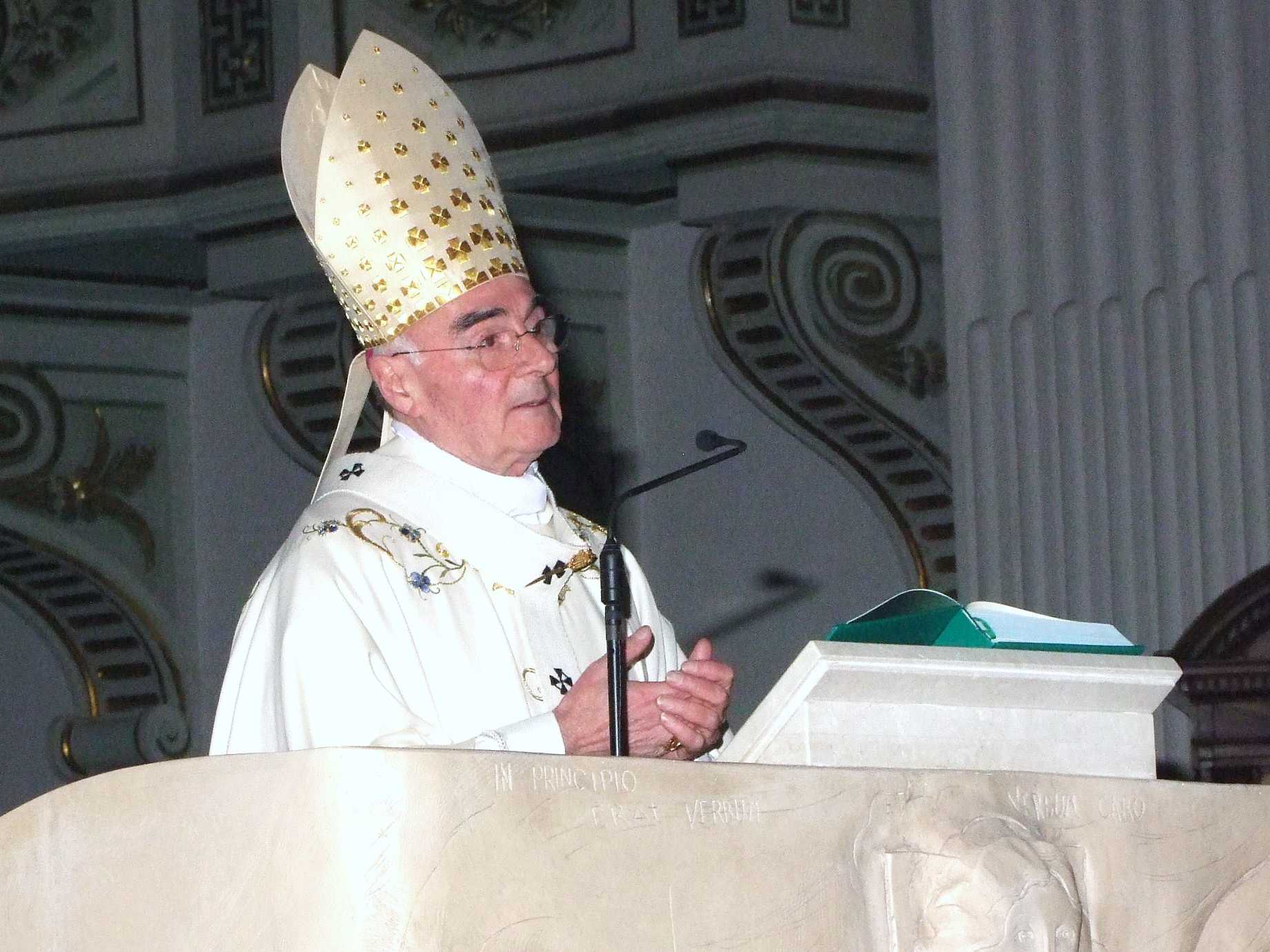 7 Dicembre 2010 - L'Arcivescovo ordina due Diaconi ed istituisce sette Lettori